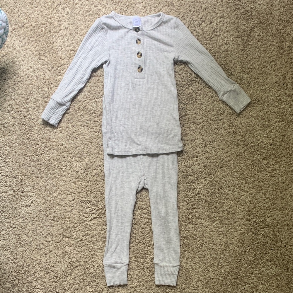 Lou Lou & Company Heather Gray Ribbed Top and Botton Set